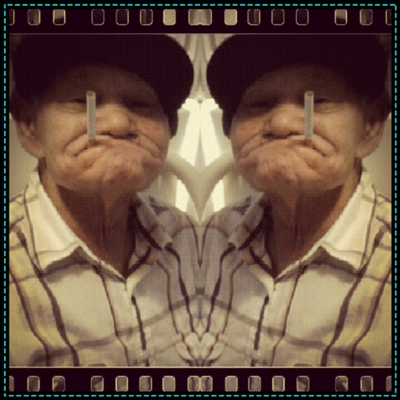 Meet your Poshers, Los Carmenatty - Picture 14 of 16